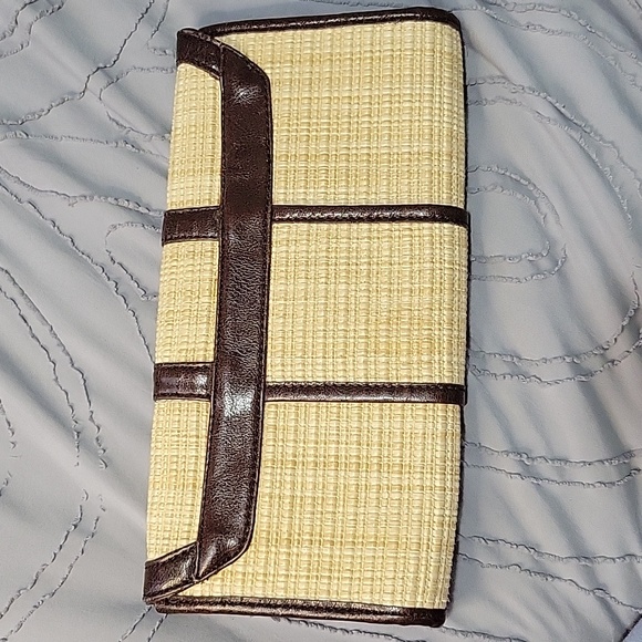 Banana republic clutch - Picture 4 of 4
